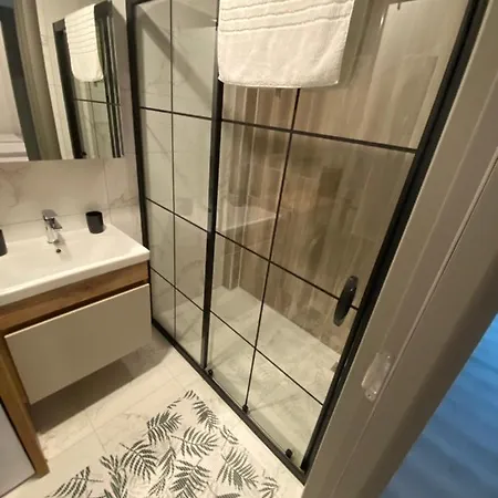2+1 In Izmir Dicht Bij Het Centrum En Zee Op Afstand 5 Minuten Apartment *