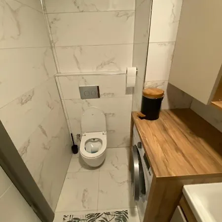 Apartment 2+1 In Izmir Dicht Bij Het Centrum En Zee Op Afstand 5 Minuten Kusadasi